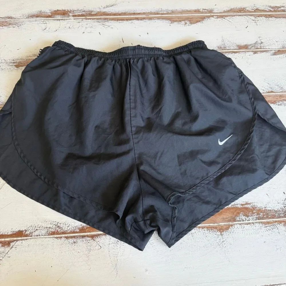 Nike high side slit running short black lined Women’s short size large